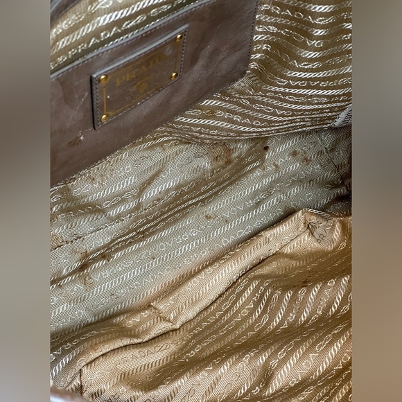 💯 Authentic Prada  Two-way Leather Tote Bag🍀 - Picture 15 of 17